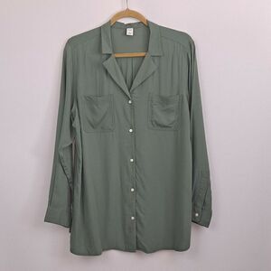 Ladies button front Blouse NWT